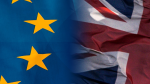 Flaga UE wraz z flagą Wielkiej Brytanii ( źródło: MF)