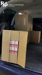 Zdjęcie: funkcjonariusze z dolnośląskiej Krajowej Administracji Skarbowej (KAS) i Zollfahndungsamt Dresden (ZOLL) zabezpieczyli 16,5 tys. paczek nielegalnych papierosów.